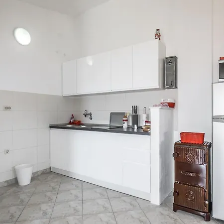 Trk 1 By Interhome Vir